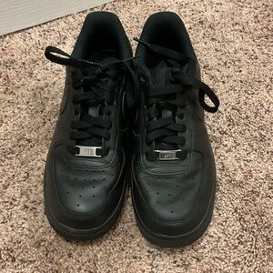 Nike Men's Black Leather Low-Top Sneakers